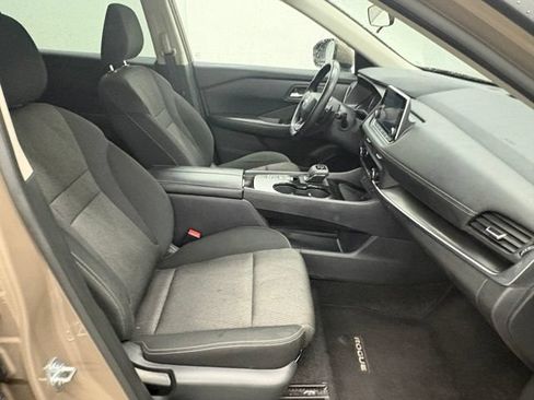 Used 2025 Nissan Rogue SV FWD image 35