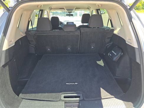 Used 2024 Nissan Rogue SV FWD image 13