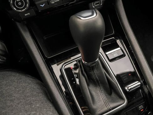 New 2026 Jeep Compass Latitude image 18