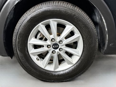 Used 2020 Kia Sorento LX image 37