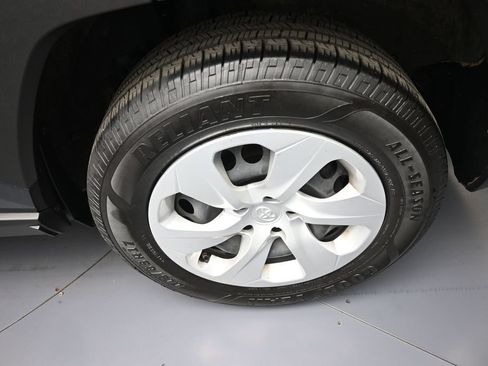 Certified 2022 Toyota RAV4 LE AWD/4WD image 15