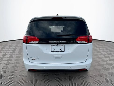 New 2027 Chrysler Pacifica LX FWD image 8
