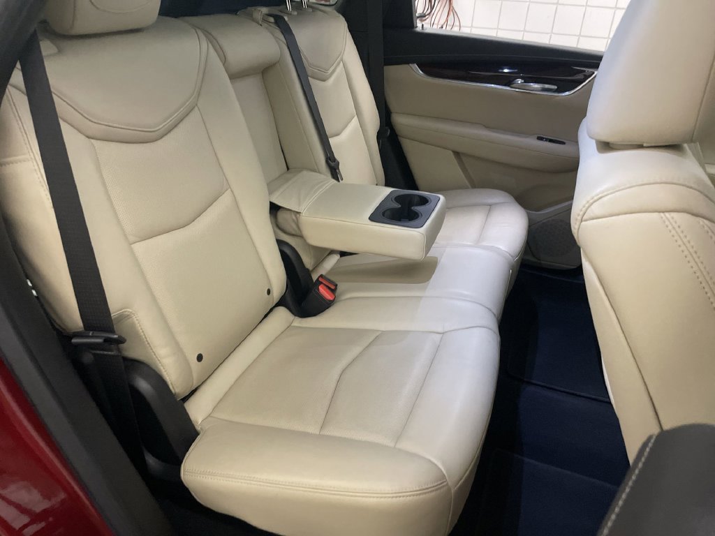 Used 2017 Cadillac XT5 Luxury w/ Driver Awareness Package FWD image 21