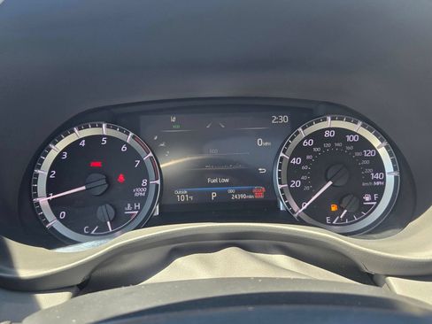Used 2024 Toyota Highlander XLE AWD/4WD image 19