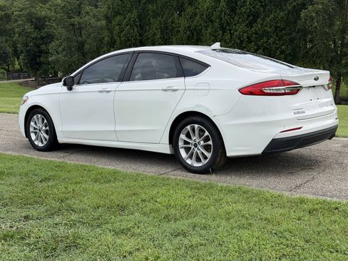 Used 2020 Ford Fusion SE FWD image 5