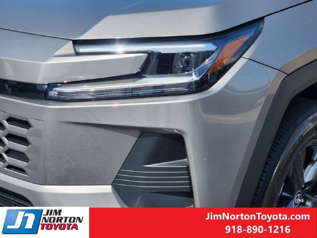 Used 2026 Toyota RAV4 LE FWD image 11