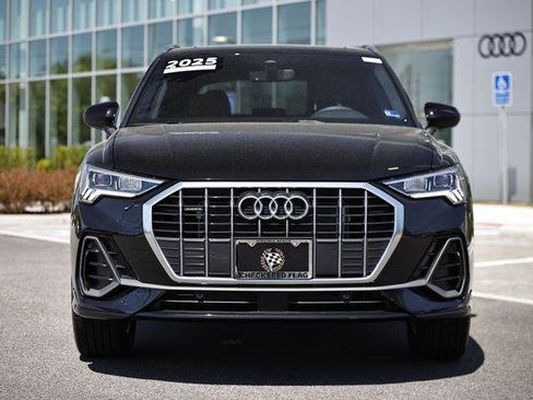 Certified 2025 Audi Q3 2.0T Premium w/ Convenience Package image 13