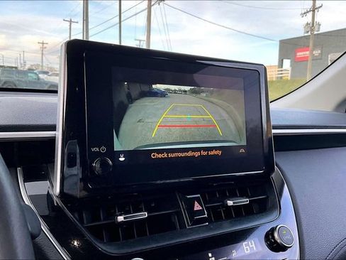 Used 2024 Toyota Corolla Cross XLE w/ Convenience Package image 13