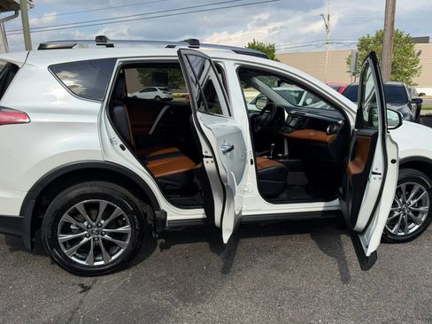 Used 2017 Toyota RAV4 Limited w/ Advanced Technology Package image 28