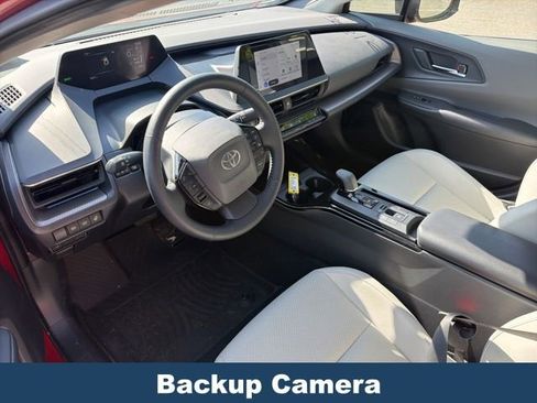 Used 2024 Toyota Prius XLE image 4