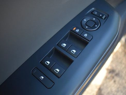 New 2025 Kia K4 LXS image 18