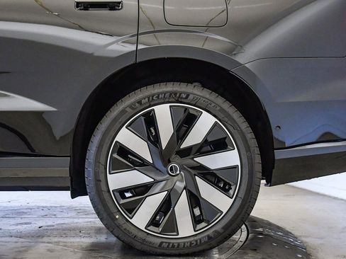 New 2025 Volvo EX90 Plus w/ Protection Package Premier image 11