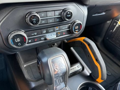 Used 2023 Ford Bronco Badlands AWD/4WD image 32