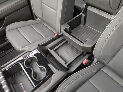 New 2026 GMC Yukon XL Elevation image 24