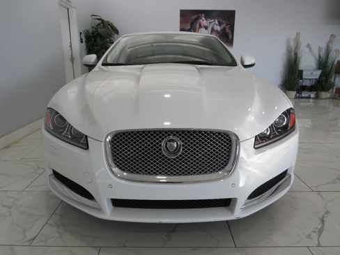 Used 2013 Jaguar XF 3.0 image 9