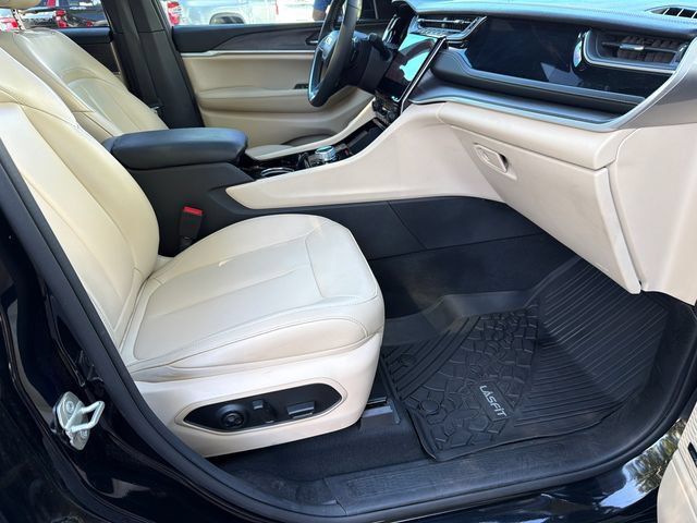 Used 2023 Jeep Grand Cherokee Limited AWD/4WD image 13