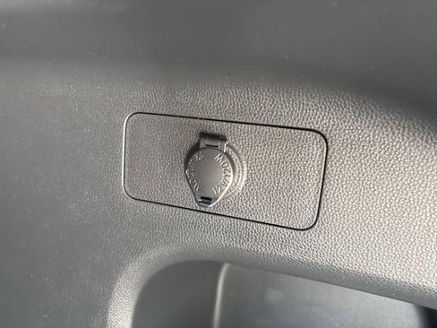 Used 2021 Toyota RAV4 XLE Premium FWD image 27