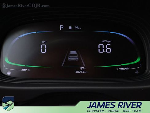 Used 2025 Hyundai Venue SEL FWD image 31