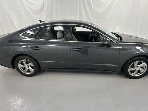 Used 2022 Hyundai Sonata SE image 2