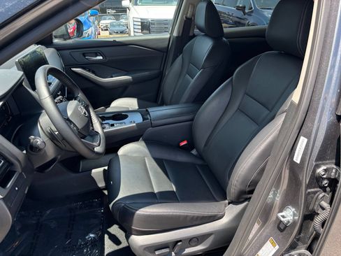 Used 2026 Nissan Rogue SL FWD image 39