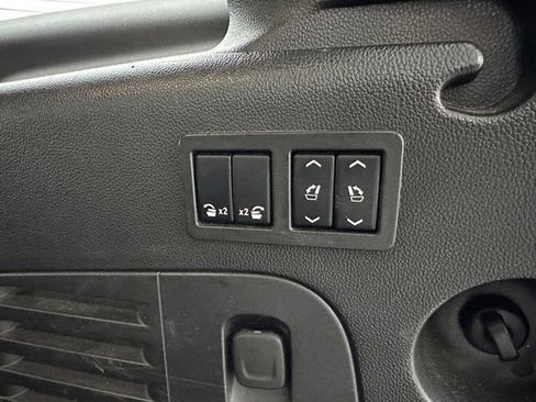 Used 2020 Chevrolet Suburban Premier image 21