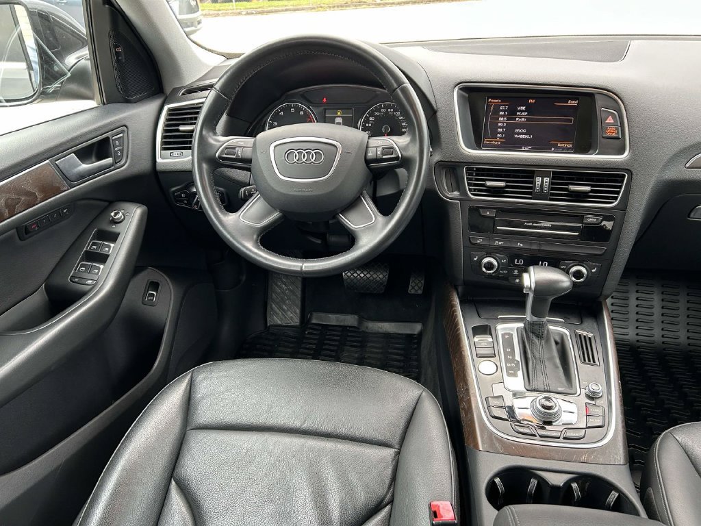 Used 2015 Audi Q5 2.0T Premium Plus w/ Technology Package AWD/4WD image 10