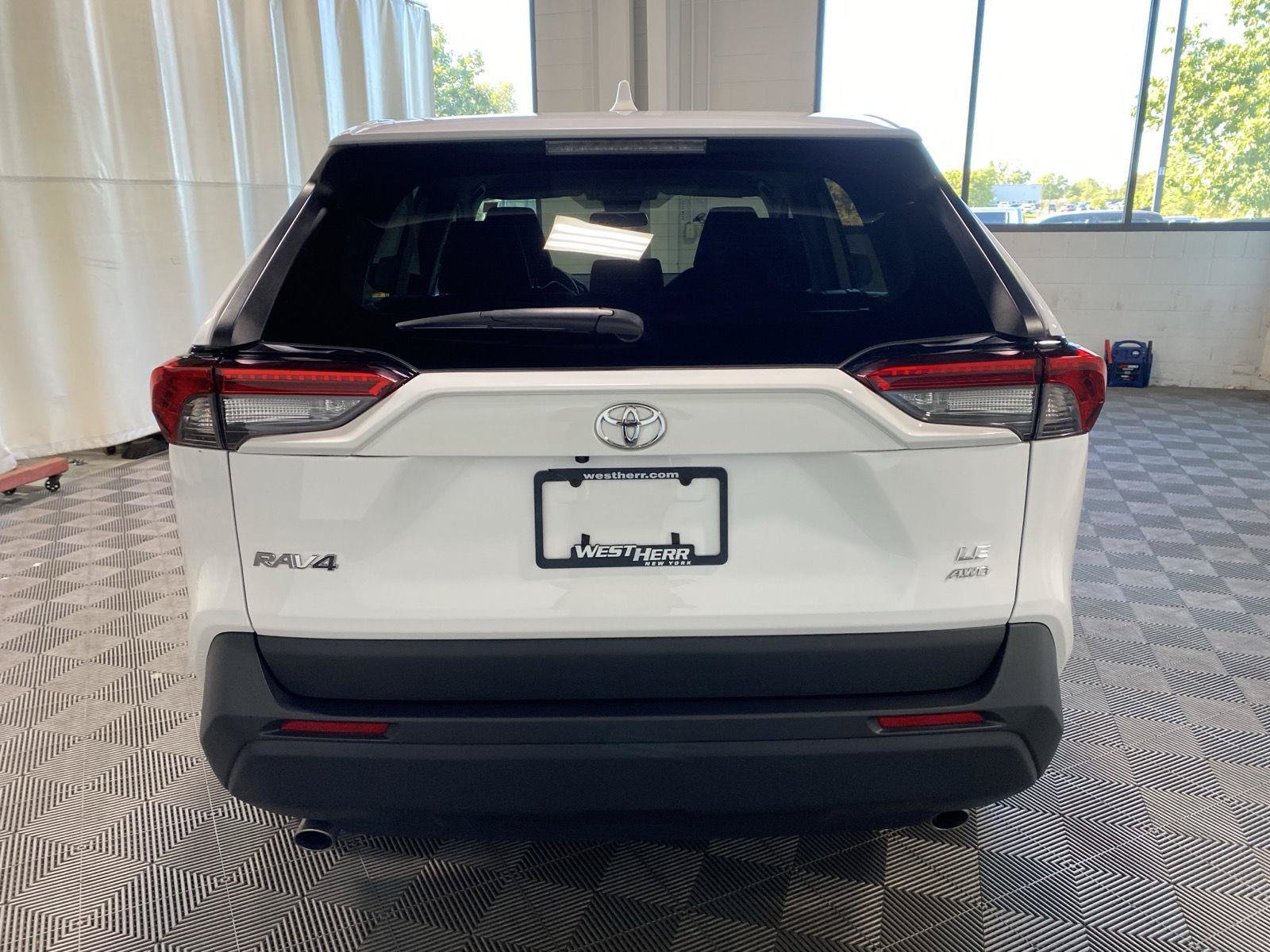 Certified 2025 Toyota RAV4 LE AWD/4WD image 13
