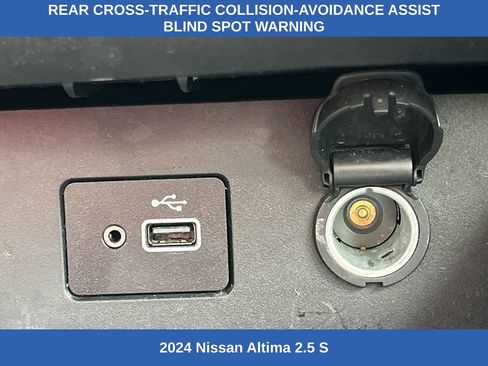 Used 2024 Nissan Altima 2.5 S FWD image 6