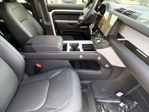 New 2026 Land Rover Defender 110 X-Dynamic SE AWD/4WD image 10