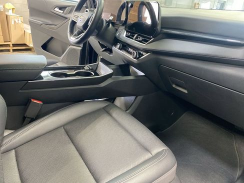 Certified 2025 Chevrolet Equinox LT w/ Convenience Package II AWD/4WD image 38