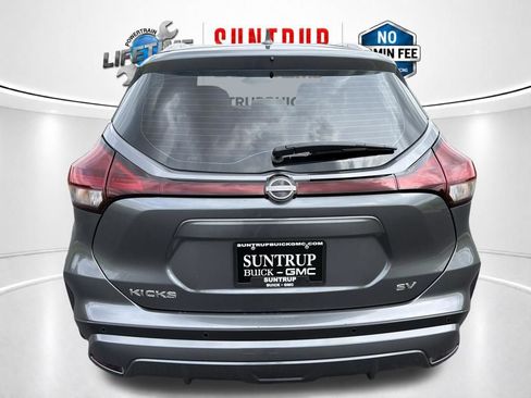 Used 2023 Nissan Kicks SV FWD image 4