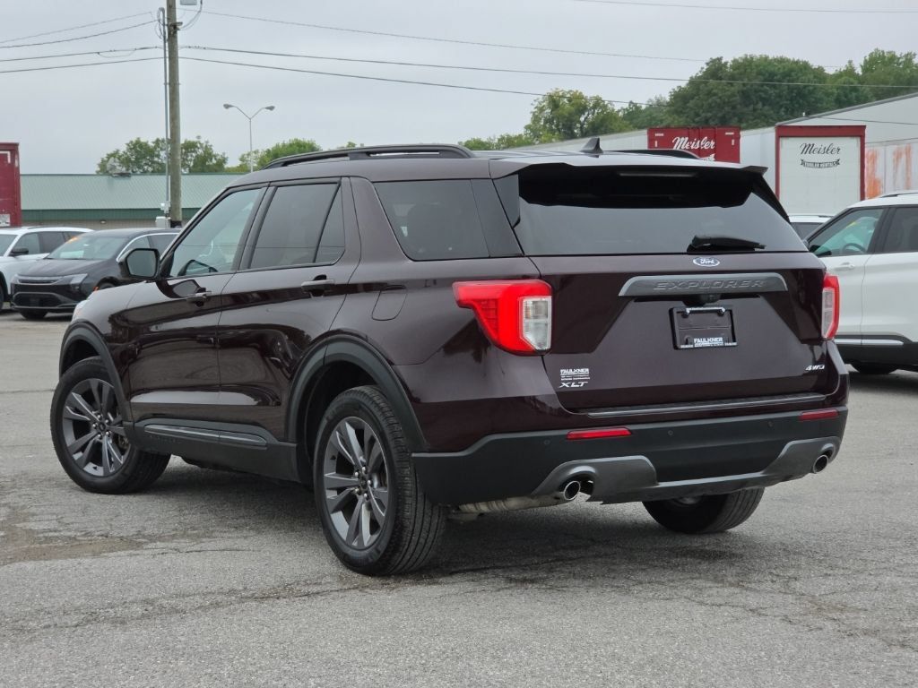 Used 2023 Ford Explorer XLT w/ Equipment Group 202A AWD/4WD image 5