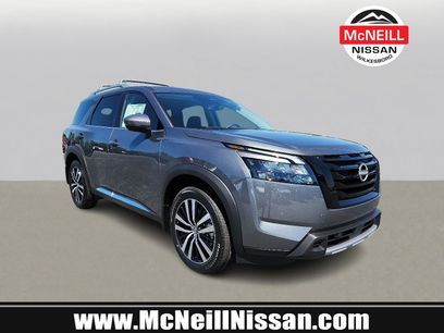New 2025 Nissan Pathfinder Platinum w/ Black Appearance Package