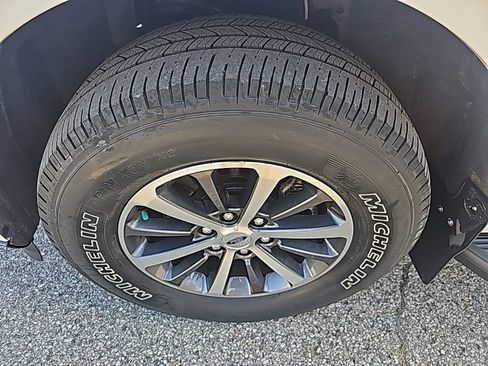 Certified 2020 Ford Expedition XLT image 38