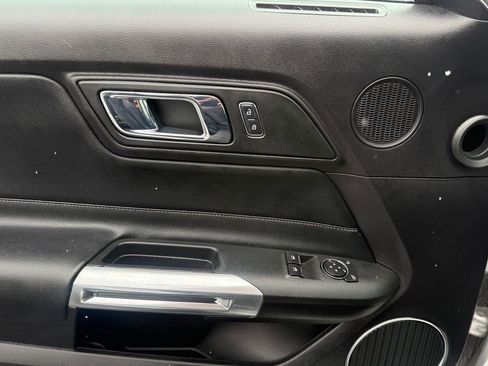 Used 2017 Ford Mustang Premium image 31