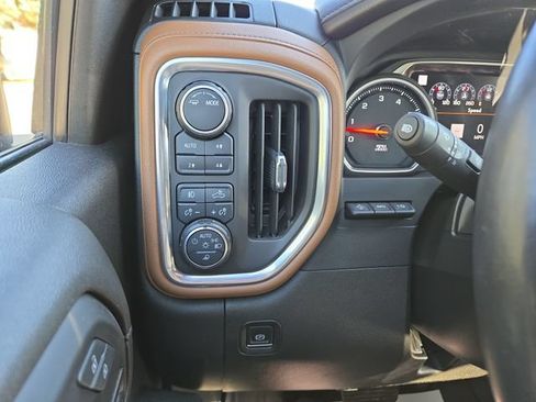 Used 2022 Chevrolet Silverado 2500 High Country AWD/4WD image 17