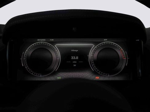 Used 2025 Aston Martin DB12 Convertible RWD image 33