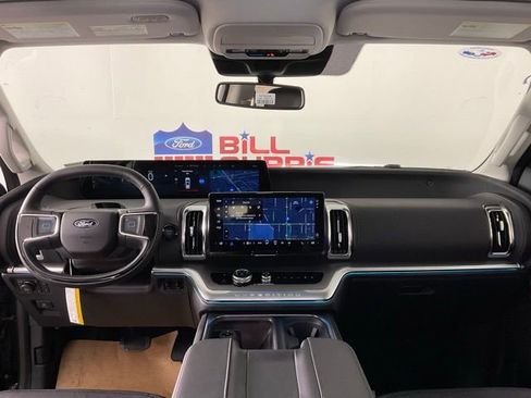 New 2025 Ford Expedition Max Platinum w/ Driver's Package image 20