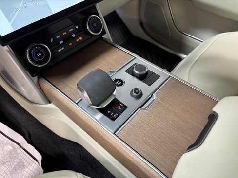 Used 2023 Land Rover Range Rover SE image 14