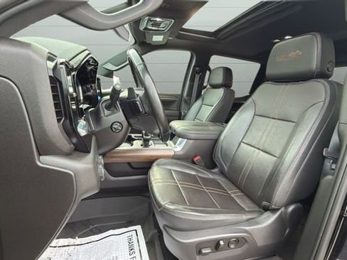 Used 2023 Chevrolet Silverado 1500 High Country w/ High Country Premium Package image 9