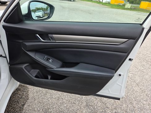 Used 2018 Honda Accord LX image 23