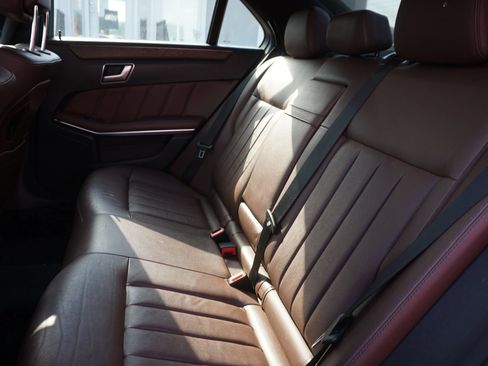 Used 2014 Mercedes-Benz E 350 Sedan image 17