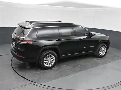New 2025 Jeep Grand Cherokee L Laredo image 32