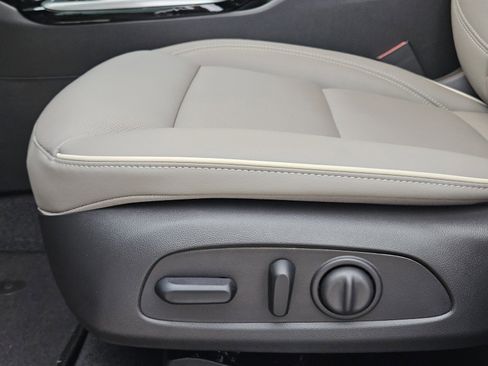 New 2026 Buick Envista Avenir FWD image 17
