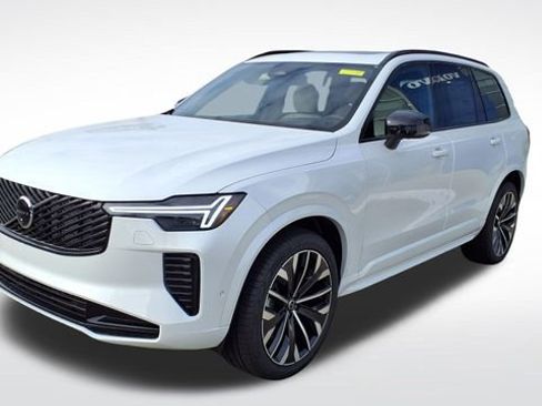 New 2026 Volvo XC90 B6 Ultra w/ Lounge Package image 4