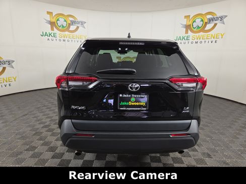 Used 2022 Toyota RAV4 LE AWD/4WD image 9