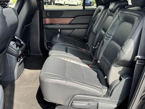 Used 2024 Lincoln Navigator L 4WD image 15