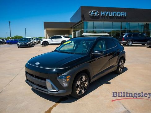Used 2025 Hyundai Kona SEL FWD image 1