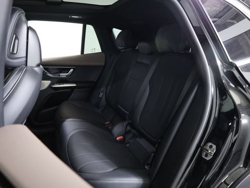 Certified 2025 Mercedes-Benz EQE 350+ 4MATIC SUV w/ AMG Line Exterior Package image 31