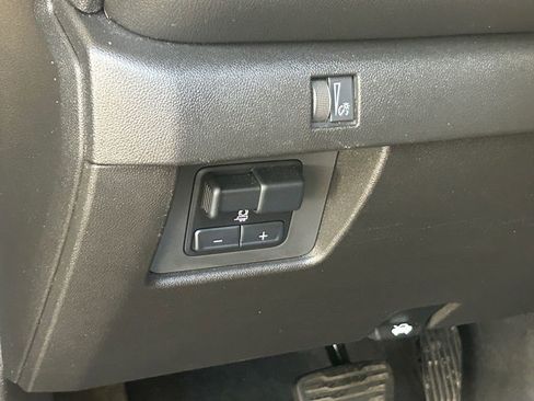 Used 2023 Chevrolet Colorado LT w/ LT Convenience Package image 33